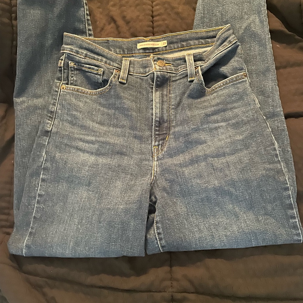 Levi's Women's High-waisted MomJeans